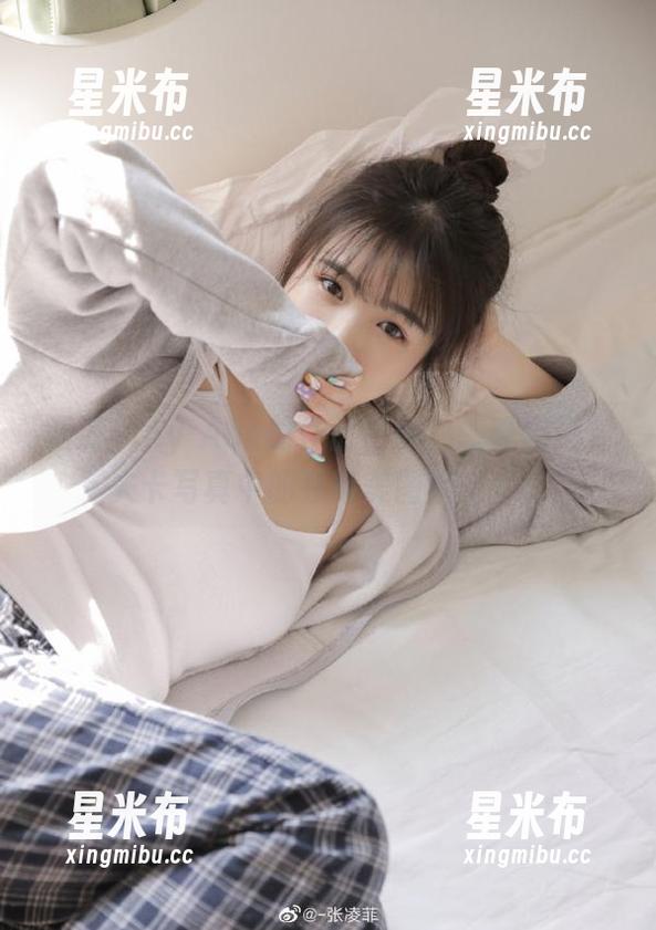 漫游Tiny Asa的作品世界，感受妈妈卡夫卡写真中的独特美图魅力.txt